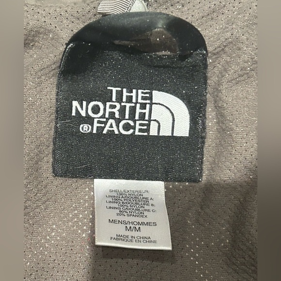 The North Face Men’s Red White Hooded Waterproof Windbreaker Jacket Size Medium - Picture 5 of 5